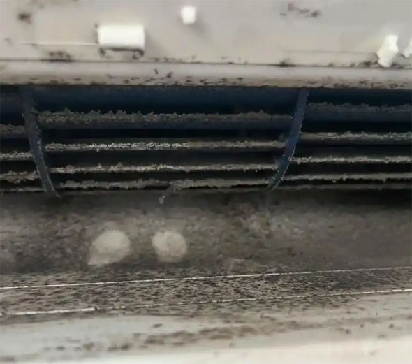 安康市空调吹的风有股烧焦味是怎么回事